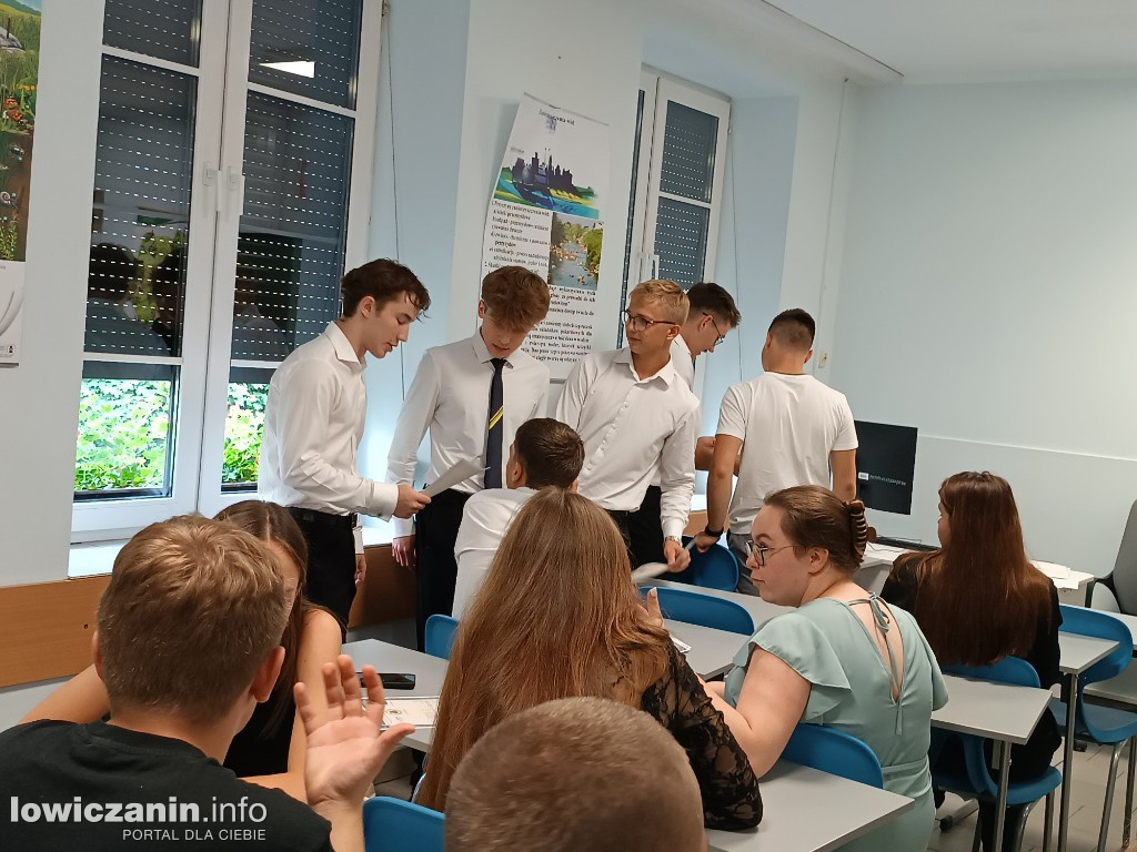 Maturzyści odebrali świadectwa w Pijarskim LO