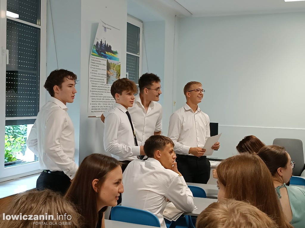 Maturzyści odebrali świadectwa w Pijarskim LO