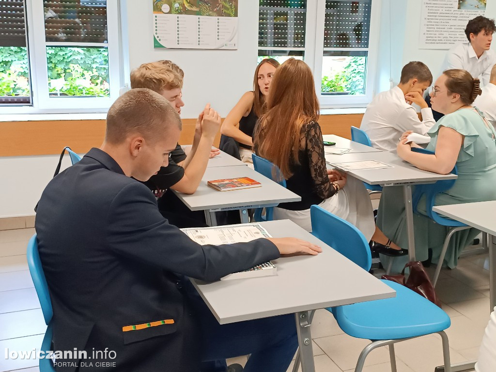 Maturzyści odebrali świadectwa w Pijarskim LO