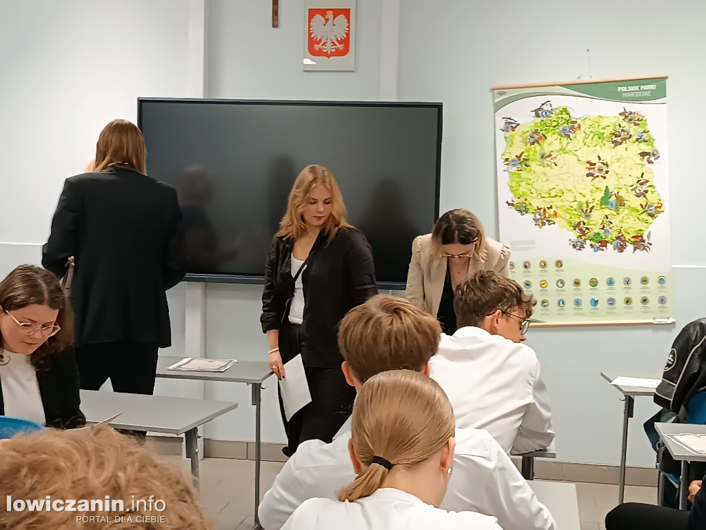 Maturzyści odebrali świadectwa w Pijarskim LO
