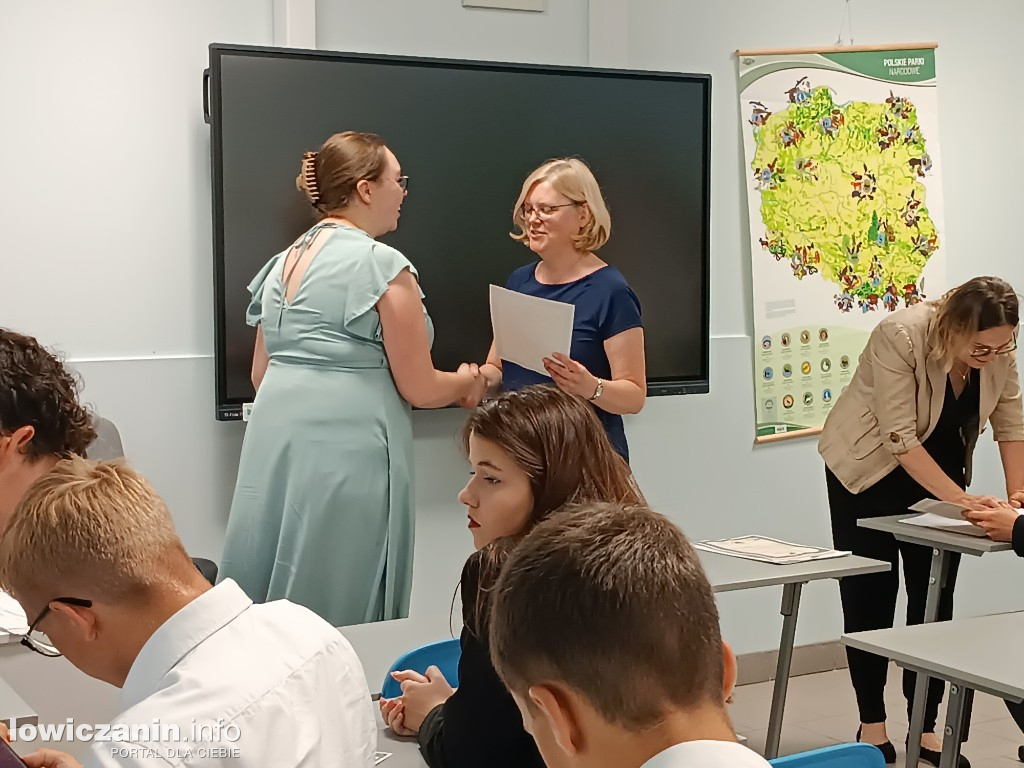 Maturzyści odebrali świadectwa w Pijarskim LO