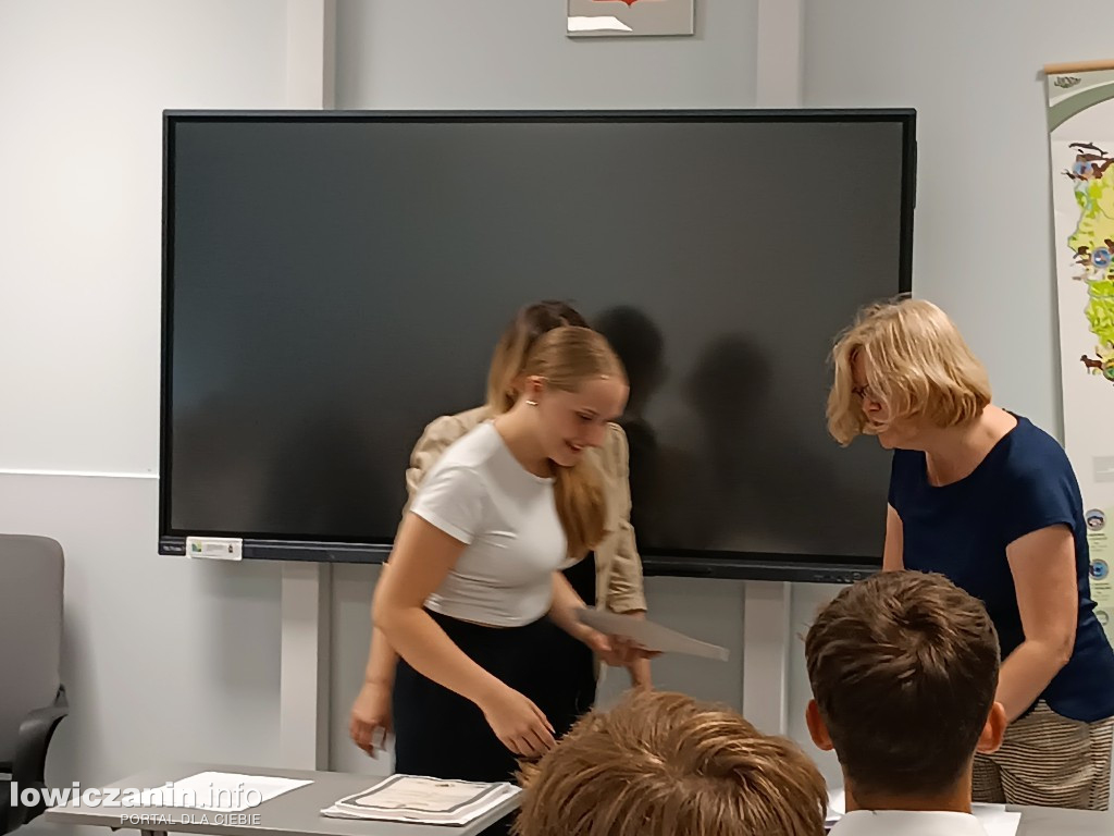 Maturzyści odebrali świadectwa w Pijarskim LO