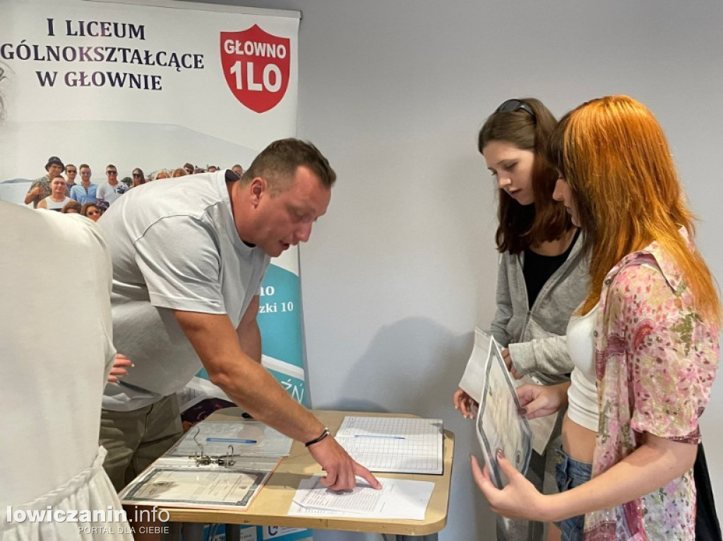 Absolwenci I LO w Głownie odebrali świadectwa dojrzałości