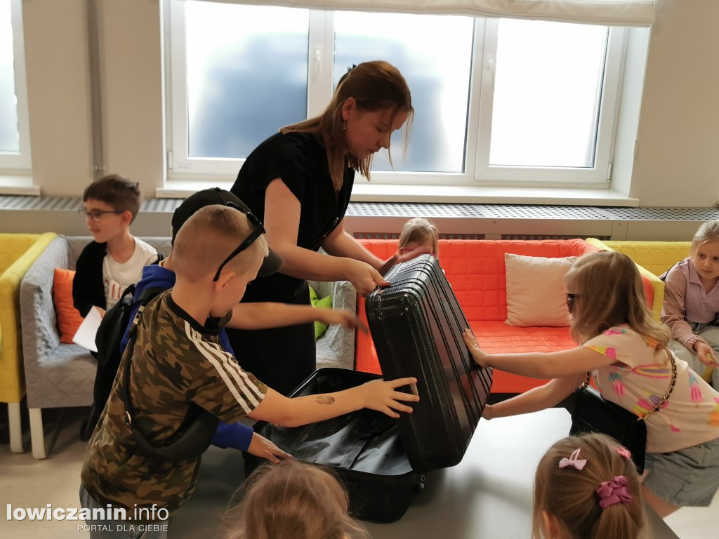 Czytanie w Miejskiej Bibliotece w Łowiczu