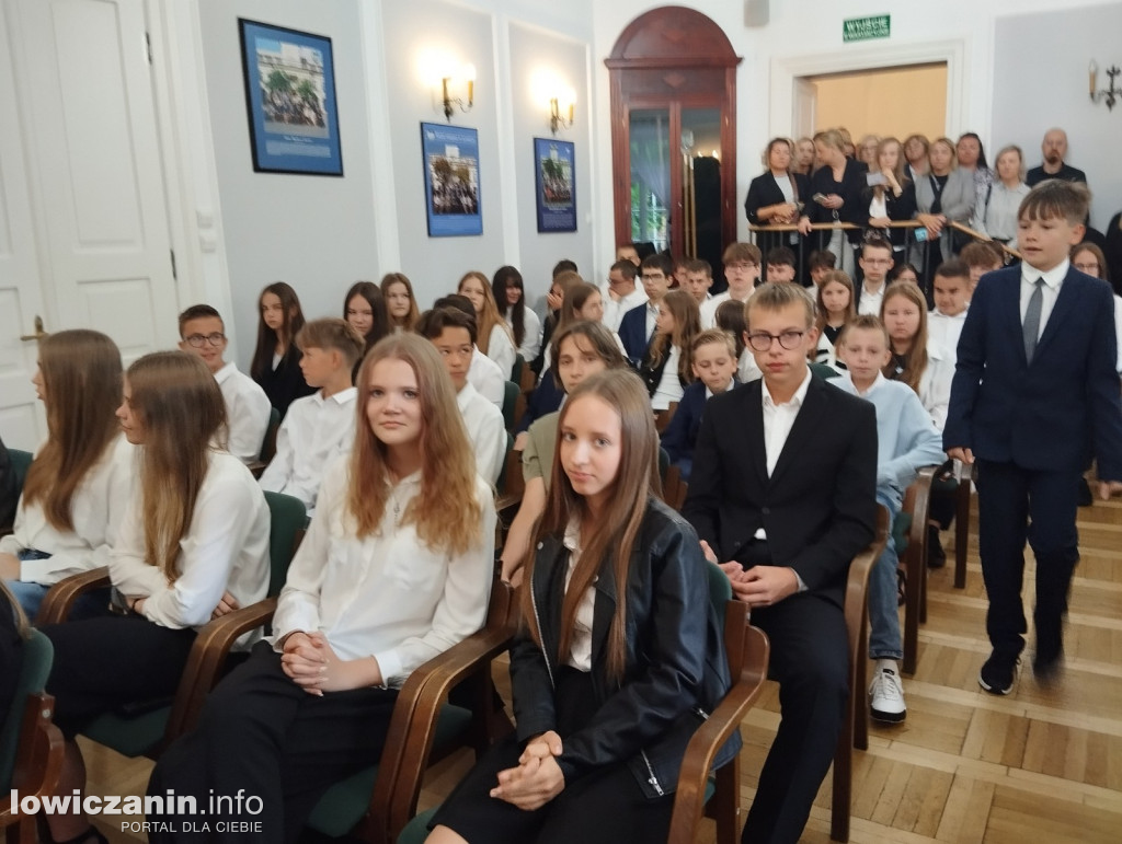 Wręczanie stypendiów naukowych w ratuszu