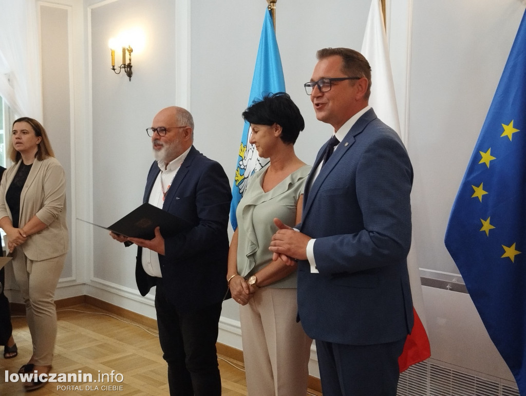 Wręczanie stypendiów naukowych w ratuszu