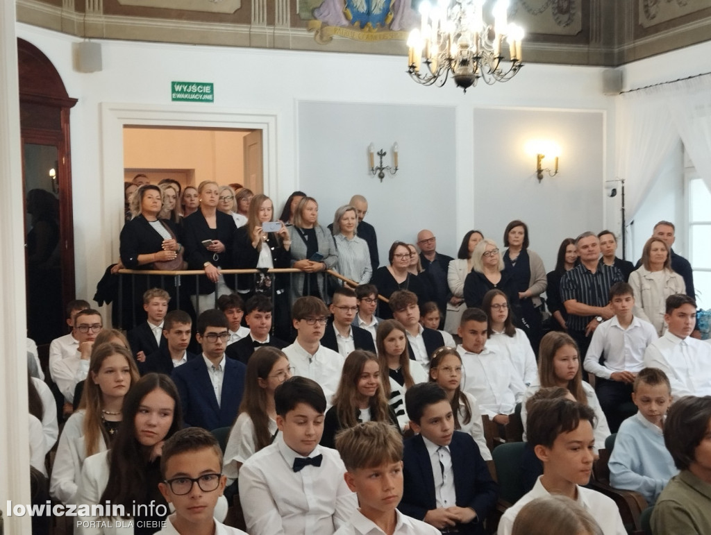 Wręczanie stypendiów naukowych w ratuszu