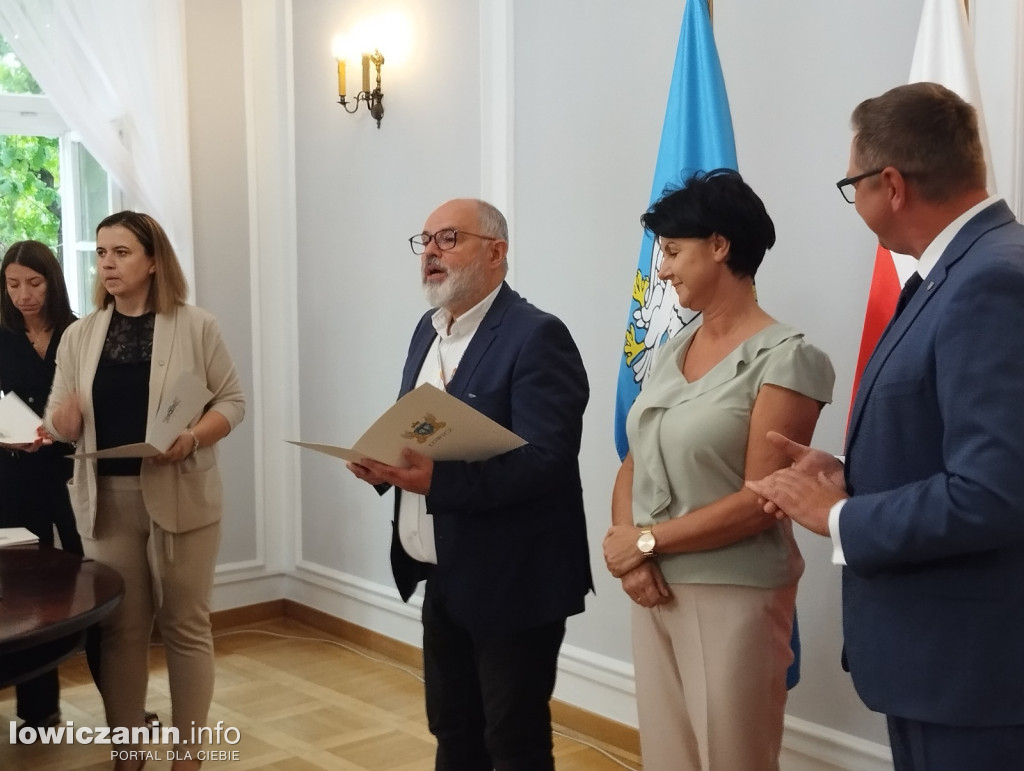 Wręczanie stypendiów naukowych w ratuszu