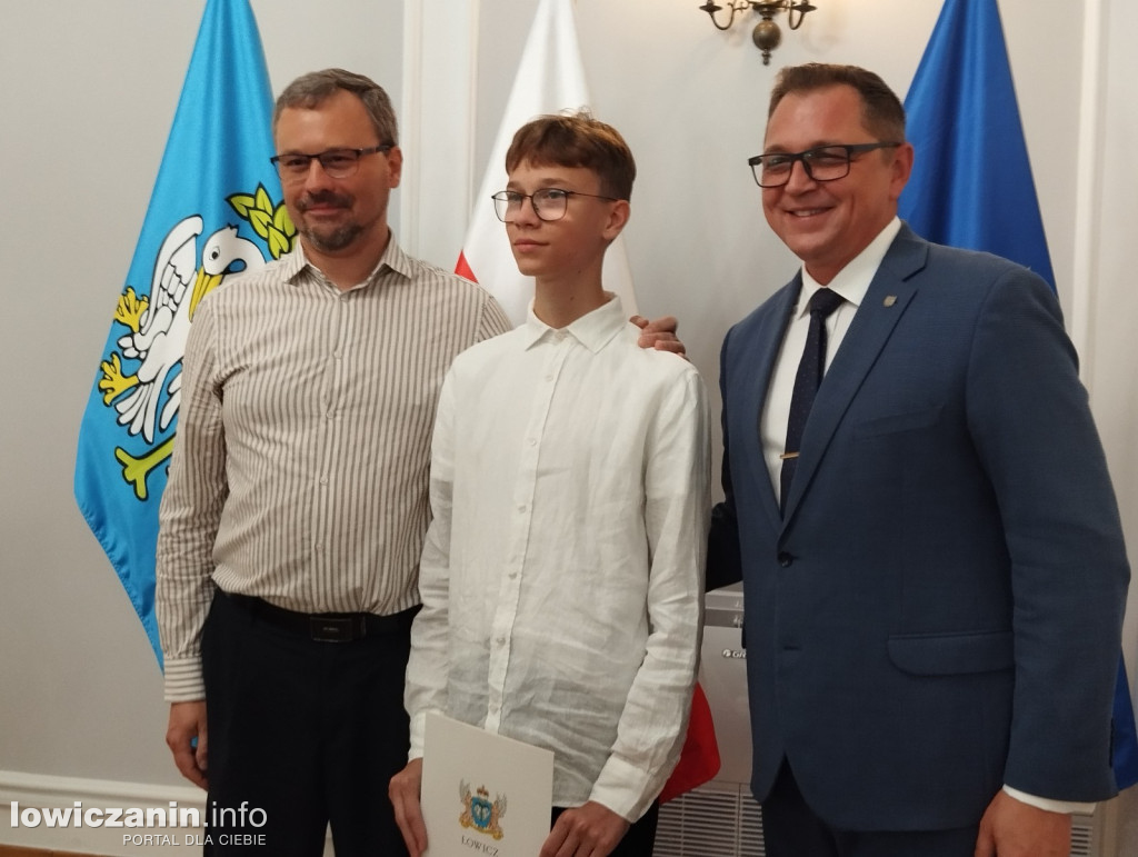 Wręczanie stypendiów naukowych w ratuszu