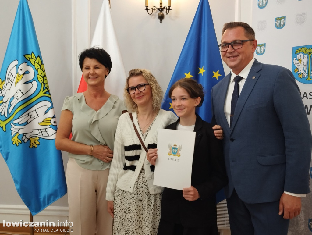 Wręczanie stypendiów naukowych w ratuszu