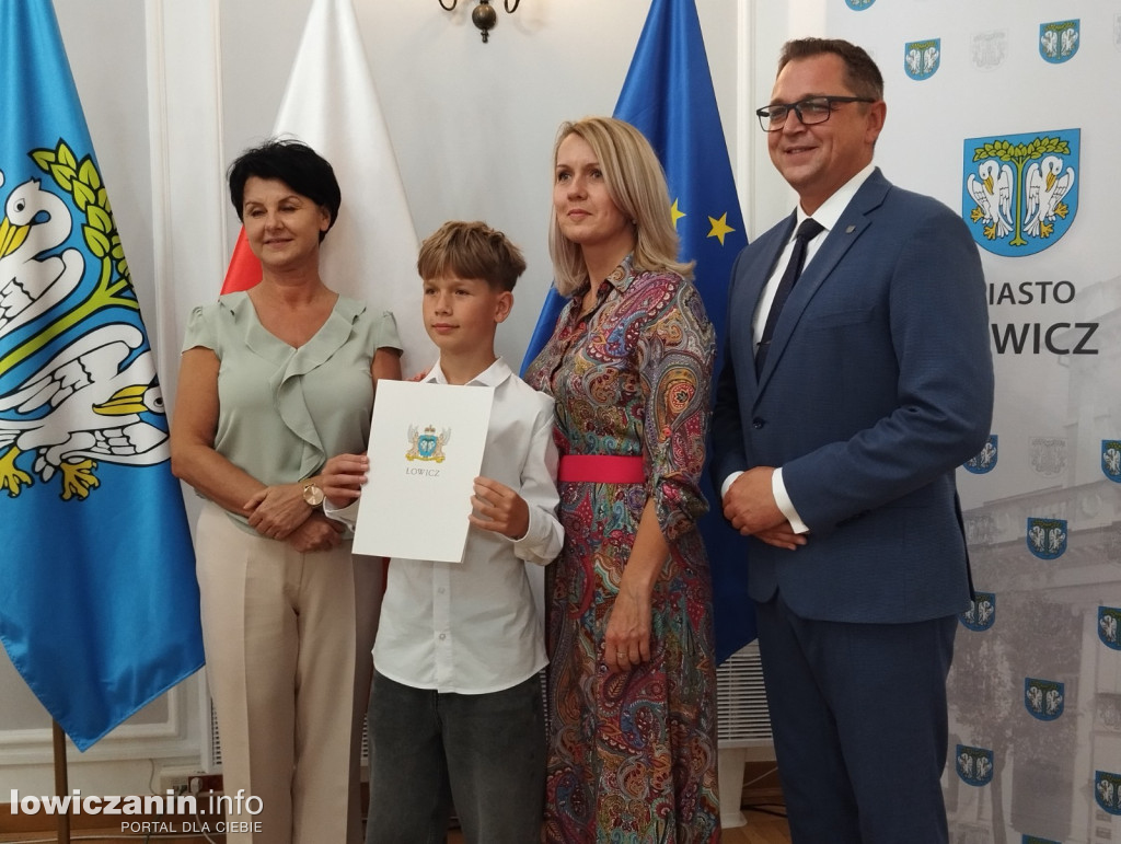 Wręczanie stypendiów naukowych w ratuszu