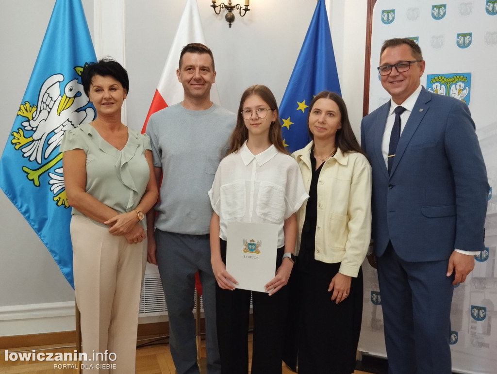 Wręczanie stypendiów naukowych w ratuszu