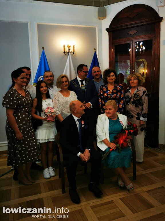 Uroczystość Złotych Godów w łowickim ratuszu