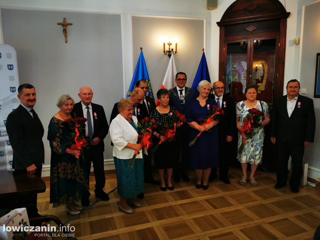 Uroczystość Złotych Godów w łowickim ratuszu