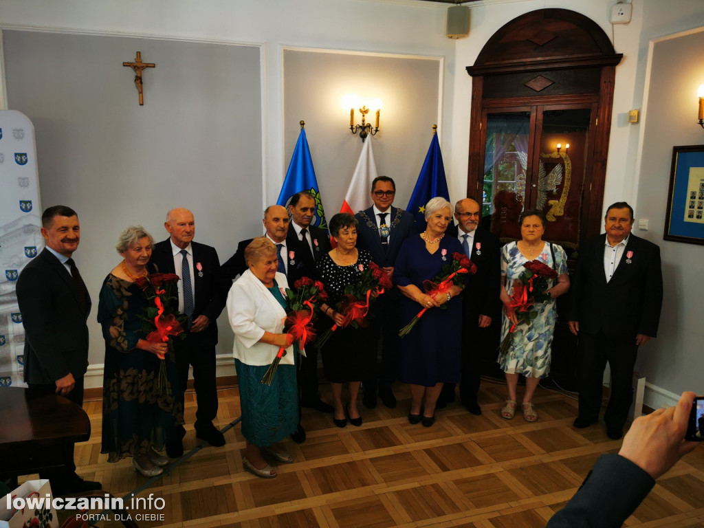 Uroczystość Złotych Godów w łowickim ratuszu