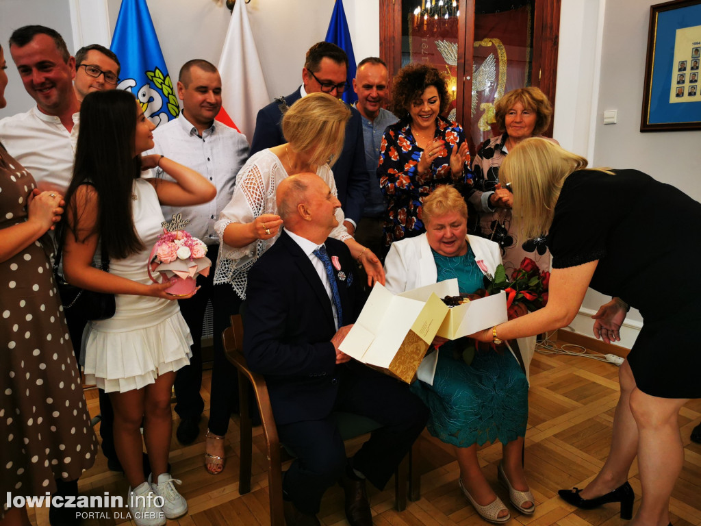 Uroczystość Złotych Godów w łowickim ratuszu