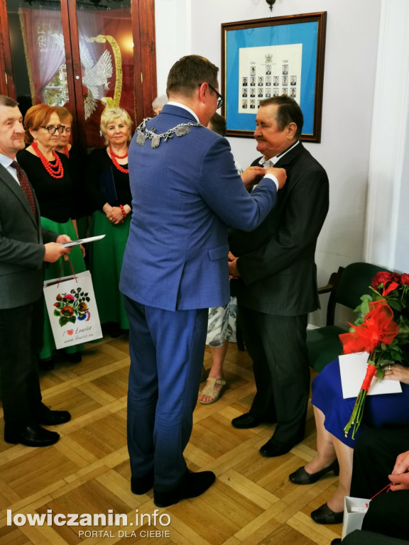 Uroczystość Złotych Godów w łowickim ratuszu