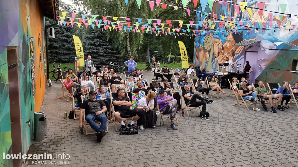 Trwa Koncertowe Kino Letnie na dziedzińcu ŁOK