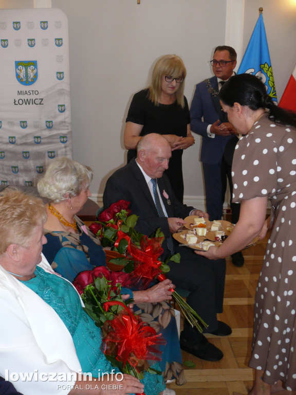 Uroczystość Złotych Godów w łowickim ratuszu