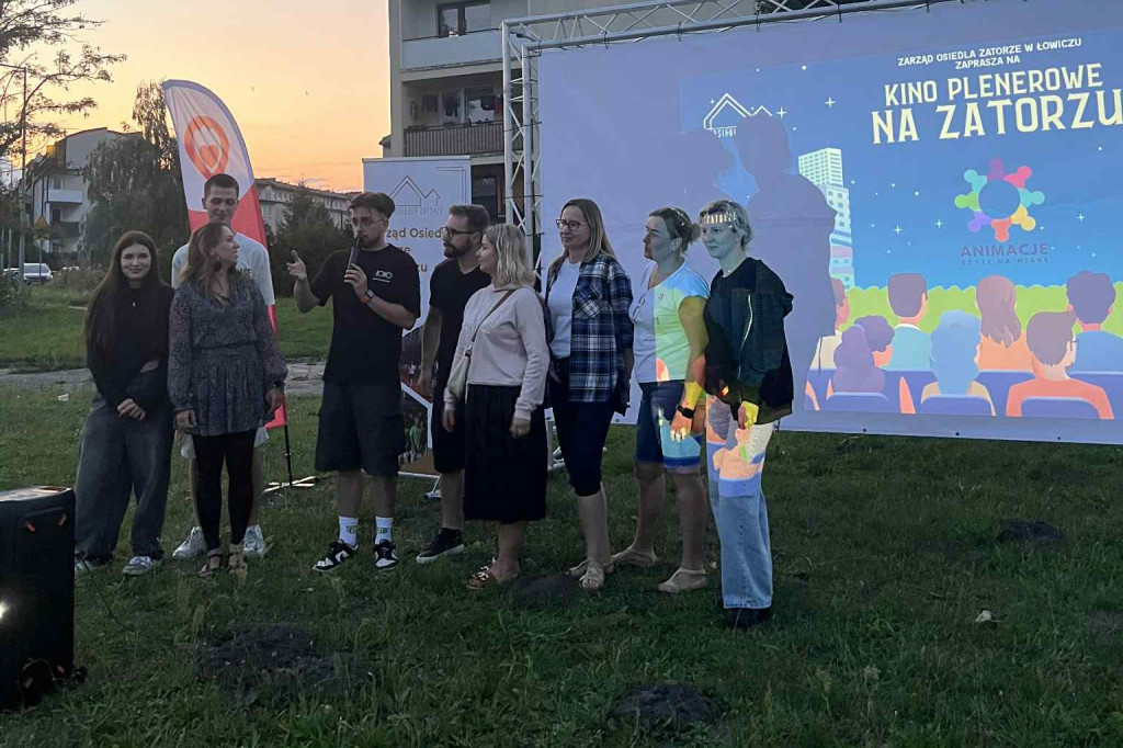 Kino plenerowe na Zatorzu z 100 widzów