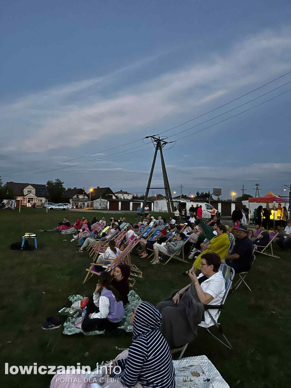 Kino plenerowe na Zatorzu z 100 widzów