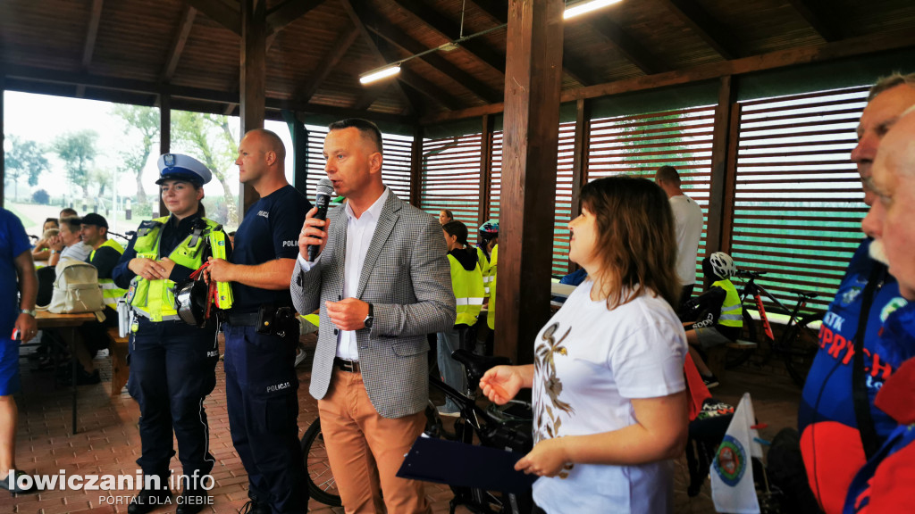 Jackowice. Pojechali mimo deszczu