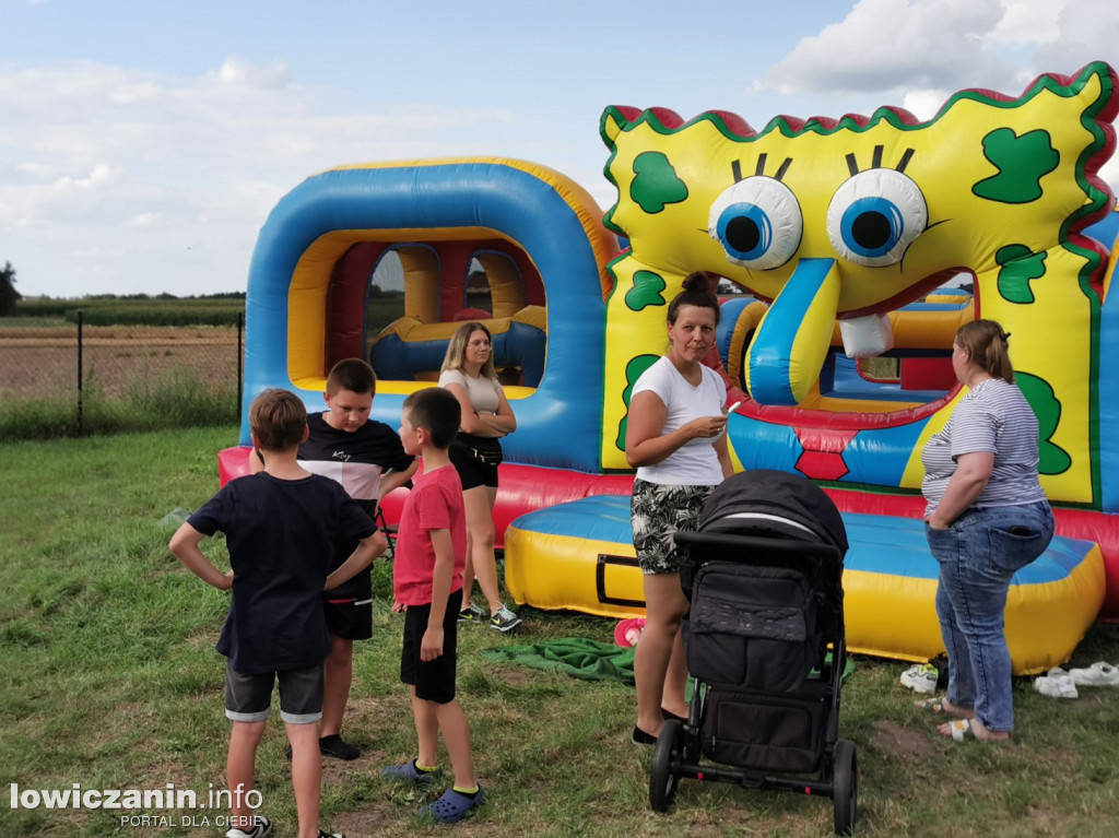 Rodzinny piknik sportowy w Woli Mąkolskiej