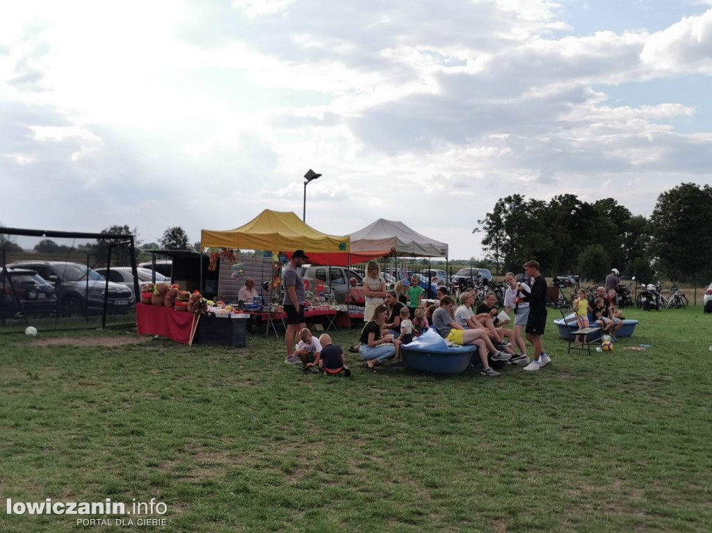 Rodzinny piknik sportowy w Woli Mąkolskiej