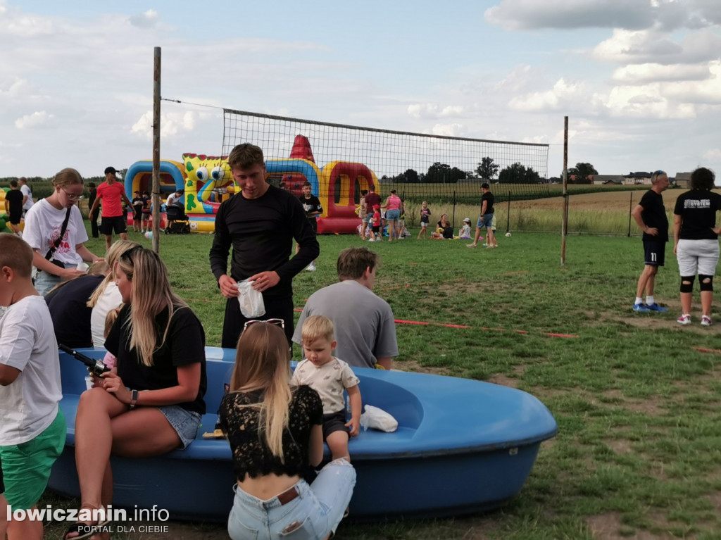Rodzinny piknik sportowy w Woli Mąkolskiej