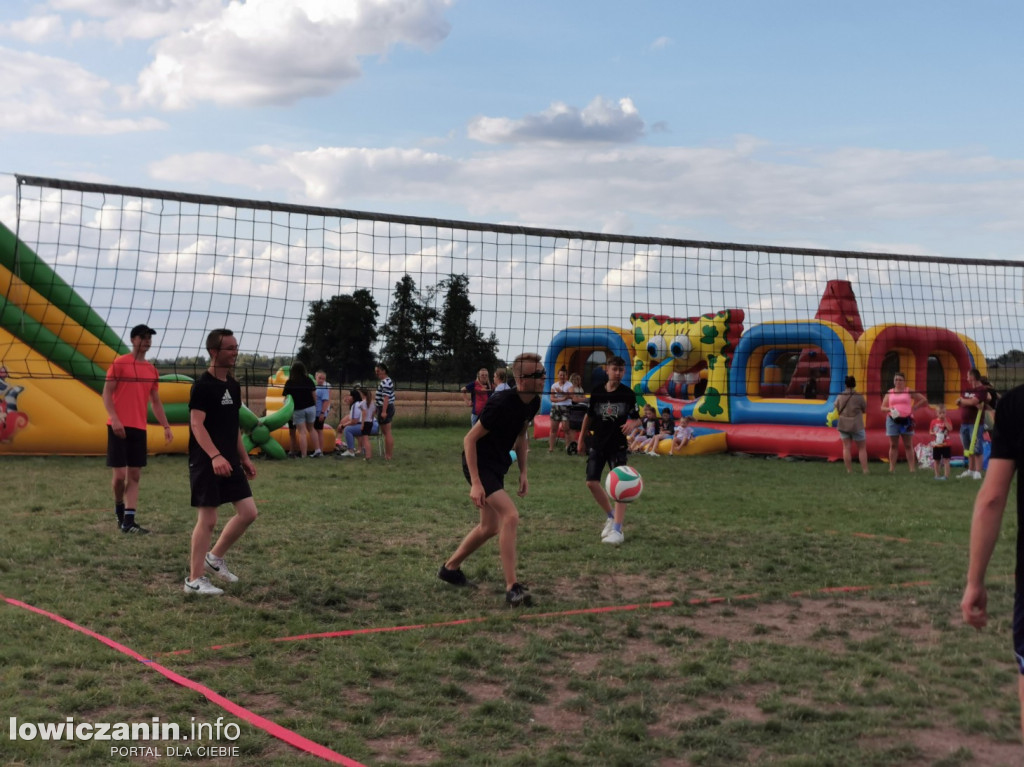Rodzinny piknik sportowy w Woli Mąkolskiej