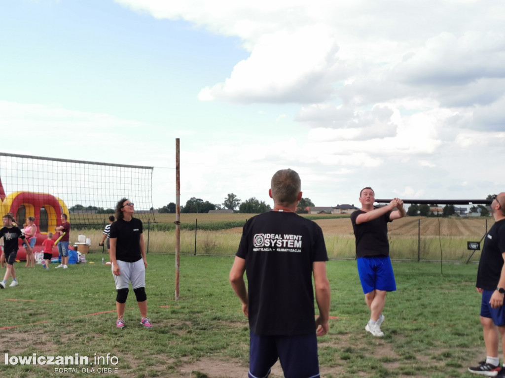 Rodzinny piknik sportowy w Woli Mąkolskiej