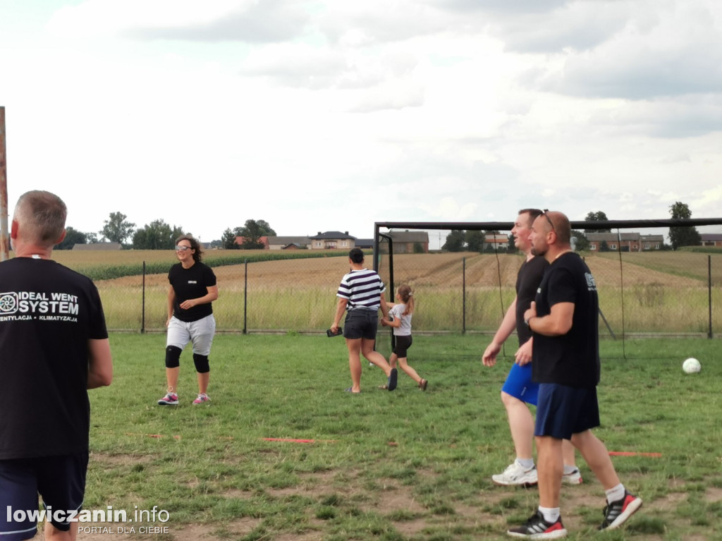Rodzinny piknik sportowy w Woli Mąkolskiej