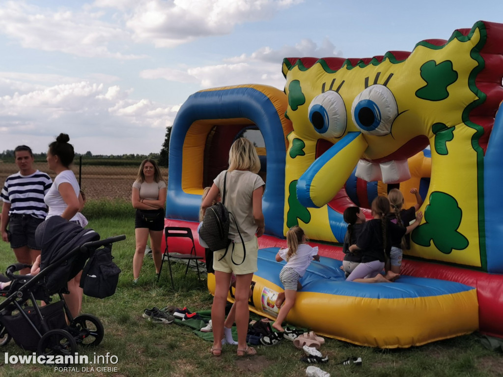 Rodzinny piknik sportowy w Woli Mąkolskiej