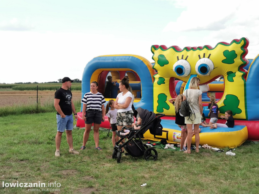 Rodzinny piknik sportowy w Woli Mąkolskiej