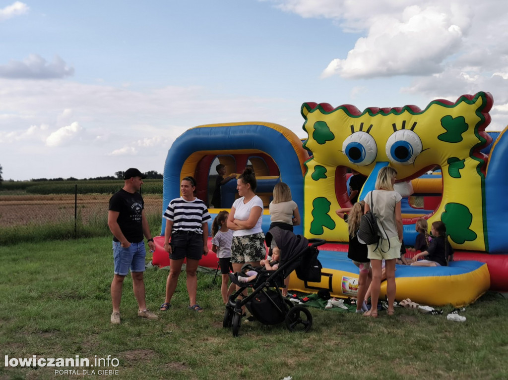 Rodzinny piknik sportowy w Woli Mąkolskiej
