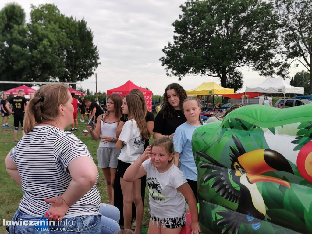 Rodzinny piknik sportowy w Woli Mąkolskiej