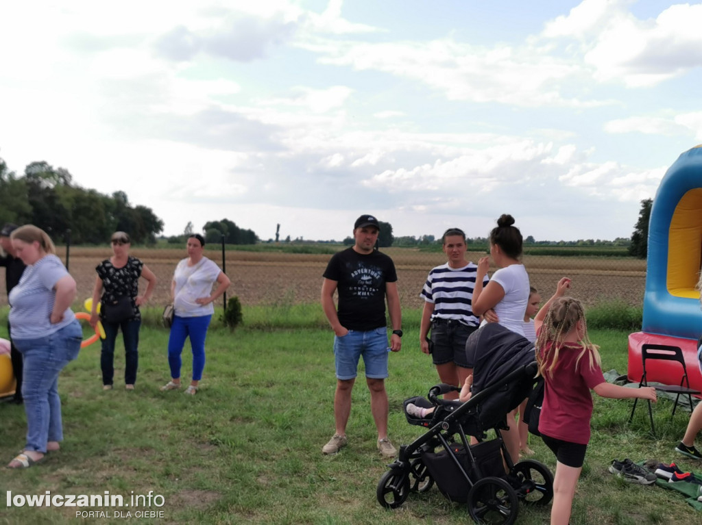 Rodzinny piknik sportowy w Woli Mąkolskiej