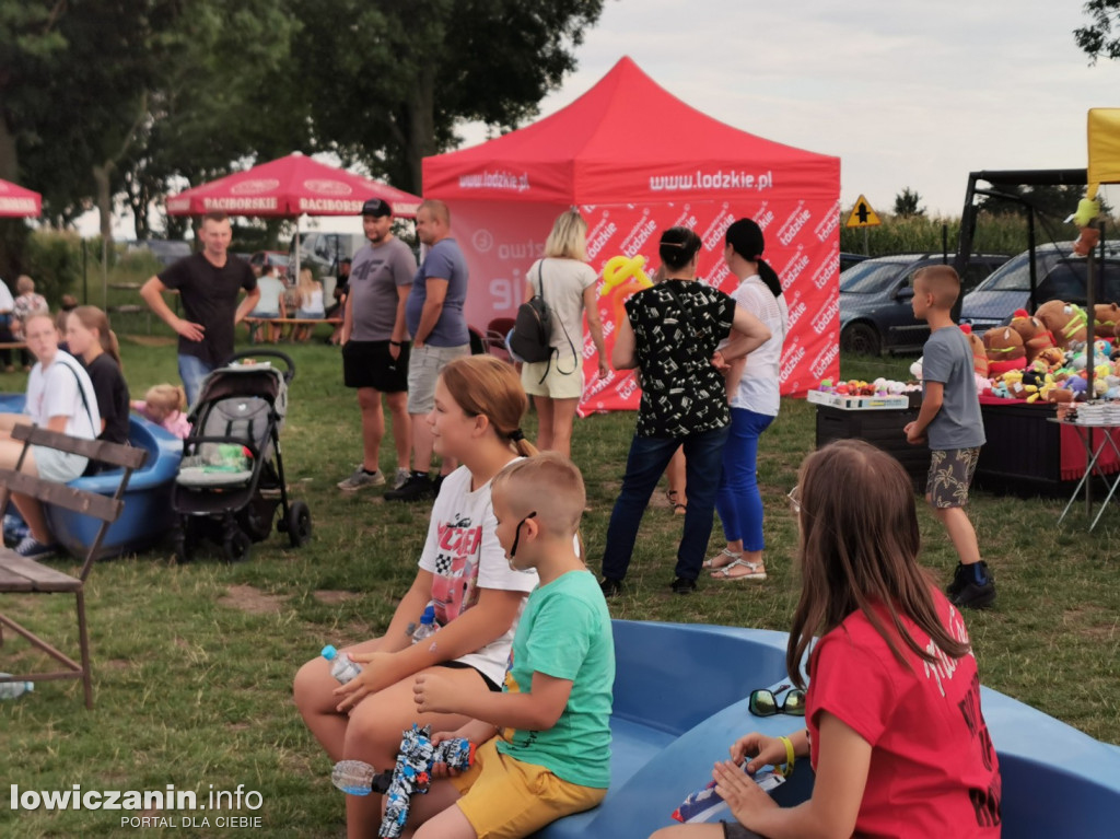 Rodzinny piknik sportowy w Woli Mąkolskiej