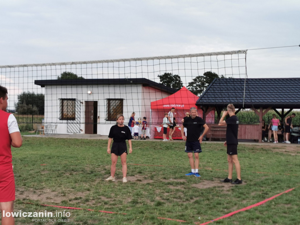 Rodzinny piknik sportowy w Woli Mąkolskiej