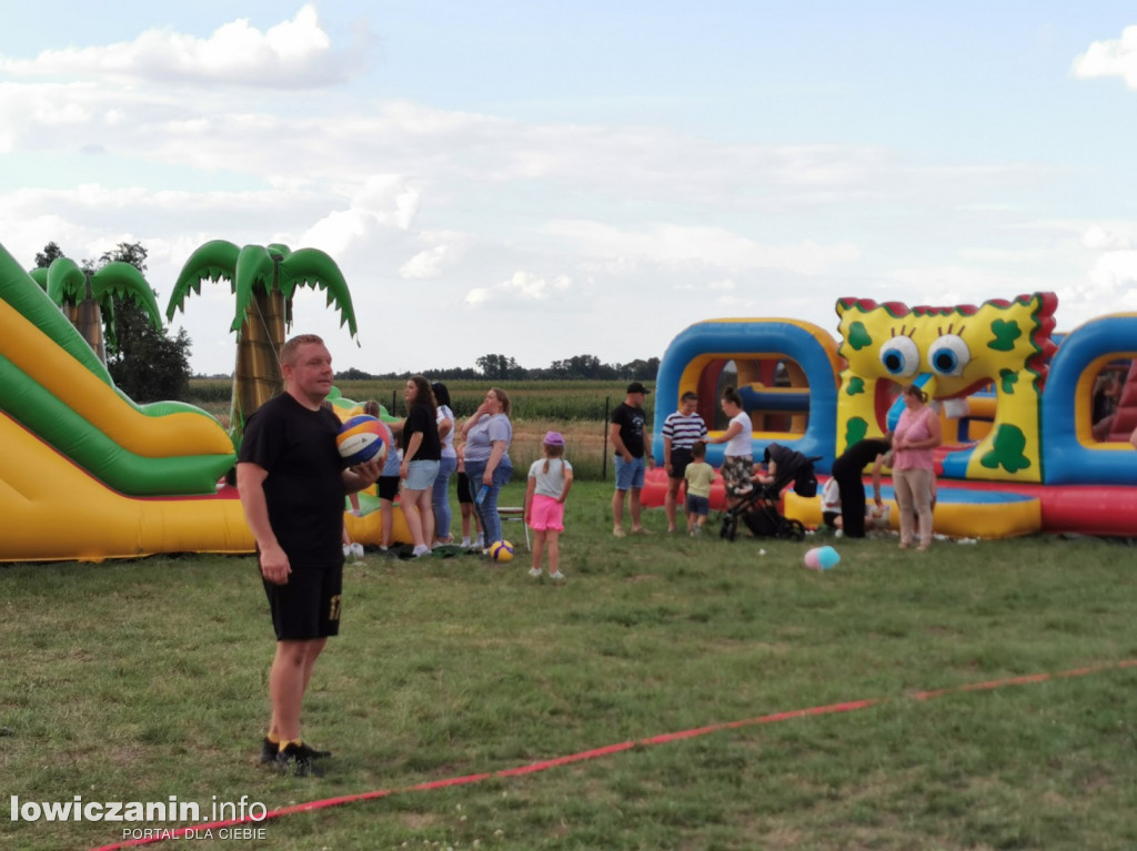 Rodzinny piknik sportowy w Woli Mąkolskiej