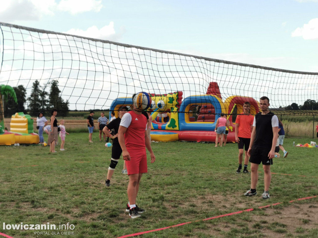 Rodzinny piknik sportowy w Woli Mąkolskiej