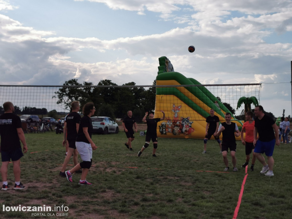 Rodzinny piknik sportowy w Woli Mąkolskiej