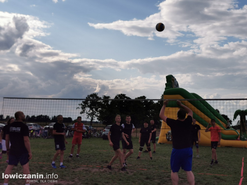 Rodzinny piknik sportowy w Woli Mąkolskiej