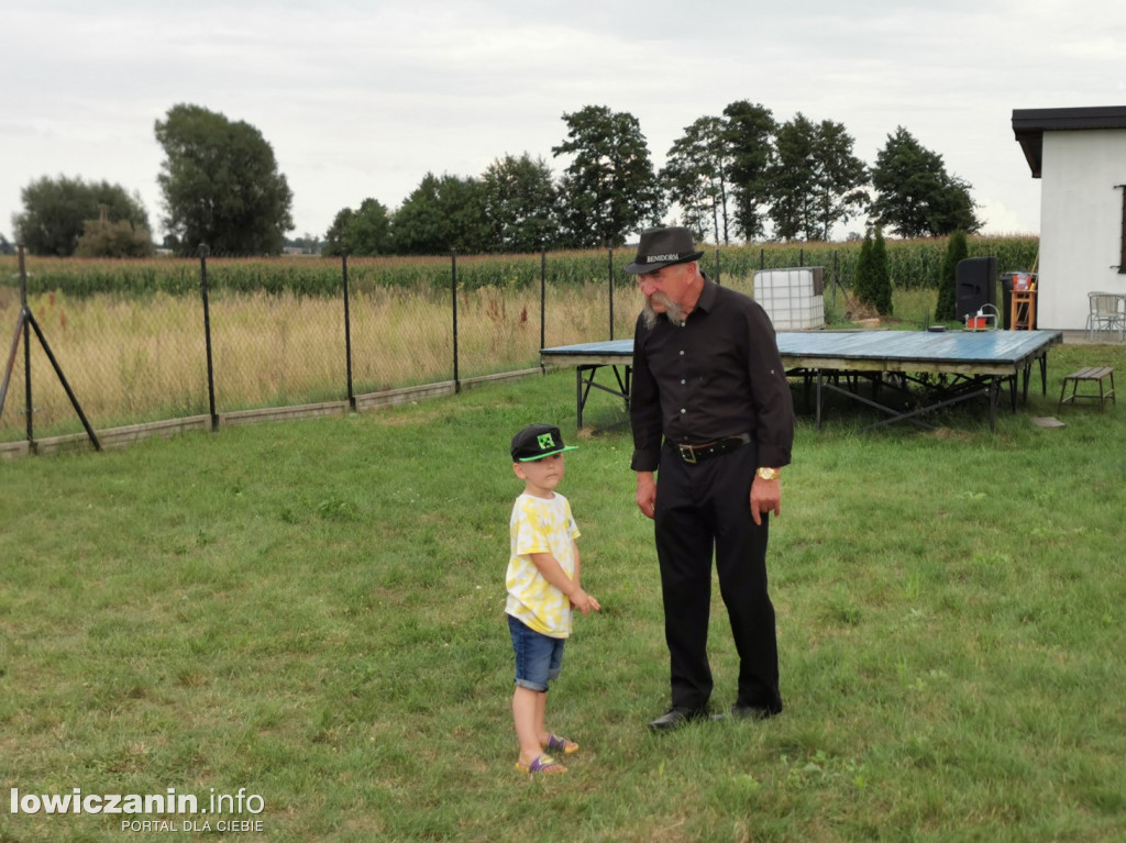 Rodzinny piknik sportowy w Woli Mąkolskiej