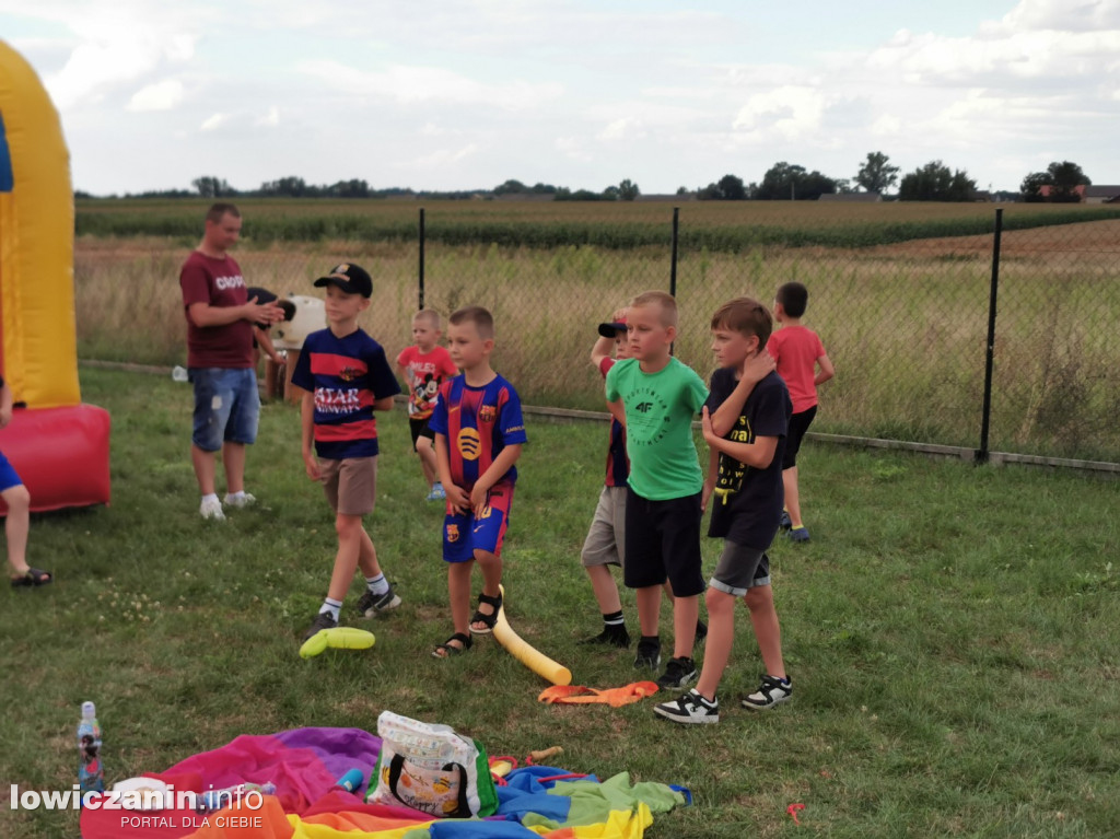 Rodzinny piknik sportowy w Woli Mąkolskiej