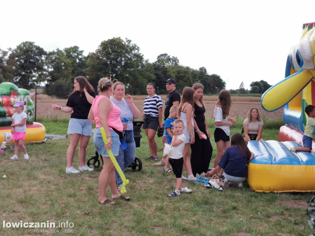 Rodzinny piknik sportowy w Woli Mąkolskiej