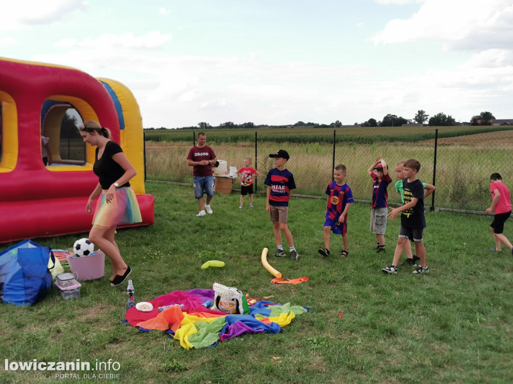 Rodzinny piknik sportowy w Woli Mąkolskiej