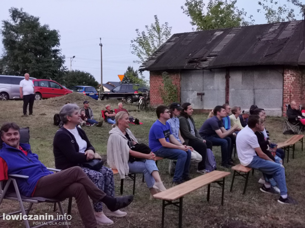 Plenerowy pokaz reportażu w Bolimowie