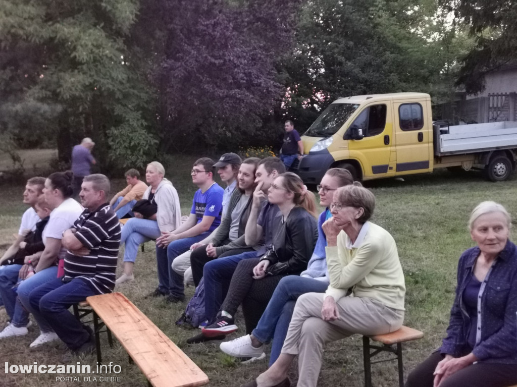 Plenerowy pokaz reportażu w Bolimowie