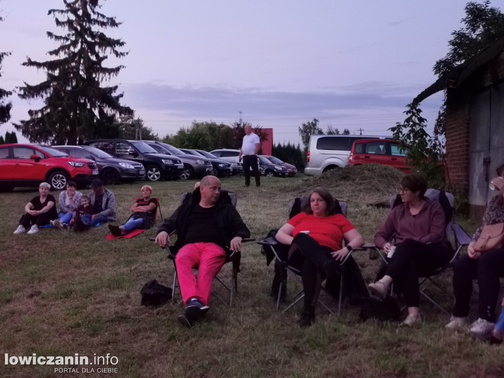 Plenerowy pokaz reportażu w Bolimowie